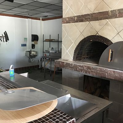 Warrenville, IL Restaurant for sale: Wood burning pizza, bar, and restaurant in a town of 14,000 and right next to Naperville which has almost 200,000 people. 