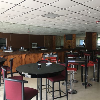 Warrenville, IL Restaurant for sale: Wood burning pizza, bar, and restaurant in a town of 14,000 and right next to Naperville which has almost 200,000 people. 