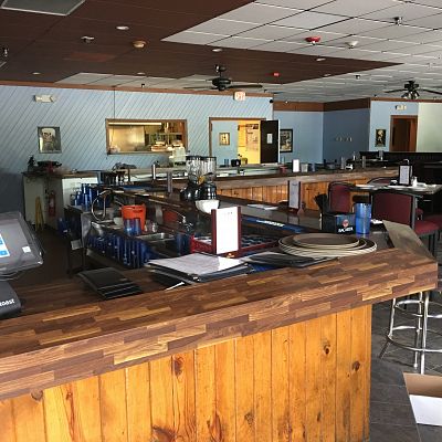 Warrenville, IL Restaurant for sale: Wood burning pizza, bar, and restaurant in a town of 14,000 and right next to Naperville which has almost 200,000 people. 