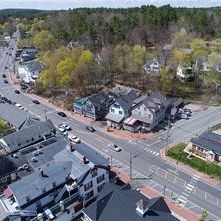 Ogunquit, ME Restaurant for sale: Amazing opportunity to own this landmark Pub & Grill in the center of Ogunquit. Casual Dining (lunch & dinner) and Entertaining; 