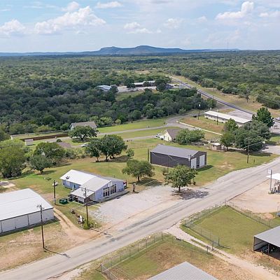 Sunrise Beach, TX Restaurant for sale: Turn Key Restaurant available in coveted Sunrise Beach, just seconds from Lake LBJ.