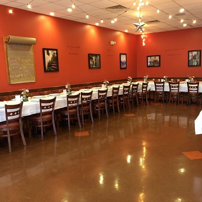 Winterville, North Carolina Restaurant for sale: Local Italian American Bistro located on busy highway with road frontage in an ever expanding area. Has a full bar and a side pickup window.