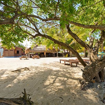 Hopkins, Stann Creek Restaurant for sale: 2 thriving BEACHFRONT restaurants  PLUS beautiful home located in the fabulous beachfront tourist destination of Hopkins, Belize!