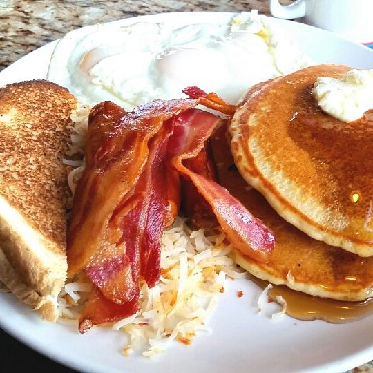 Calgary, AB Restaurant for sale: This is a busy and popular well-known franchise which features all day breakfast.