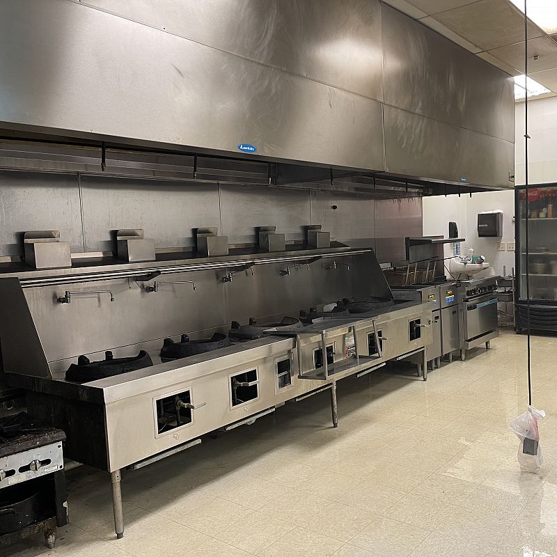 west chester, OH Restaurant for sale: 2,400 sq feet Full service Restaurant. Located in a busy residential and corporate area. $250k worth of equipment included.