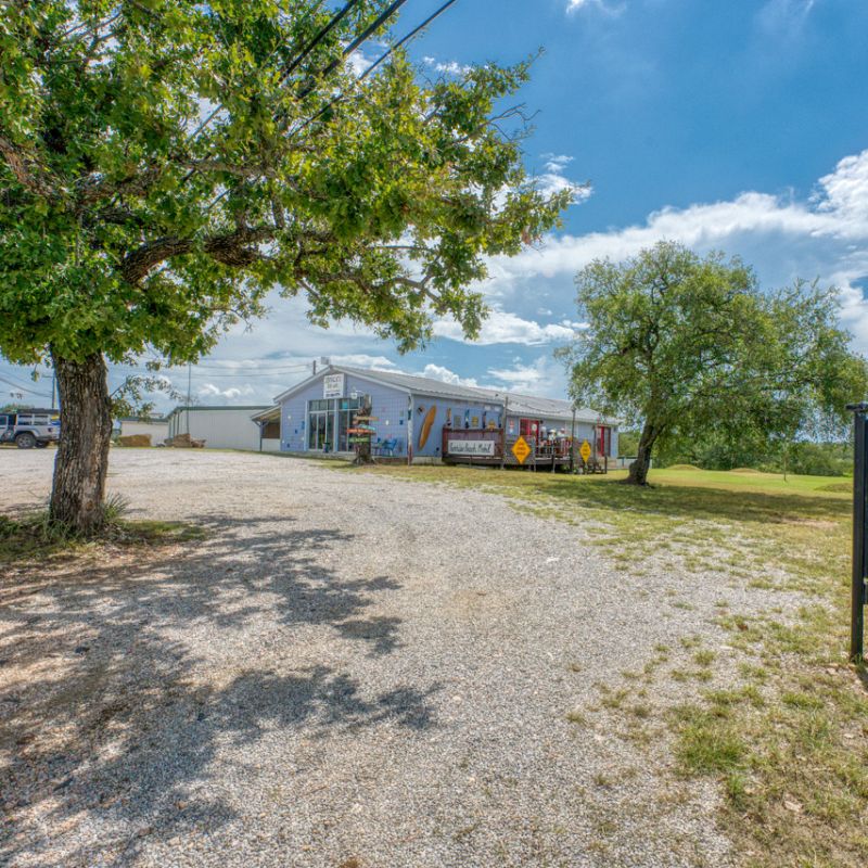 Sunrise Beach, TX Restaurant for sale: Turn Key Restaurant available in coveted Sunrise Beach, just seconds from Lake LBJ.